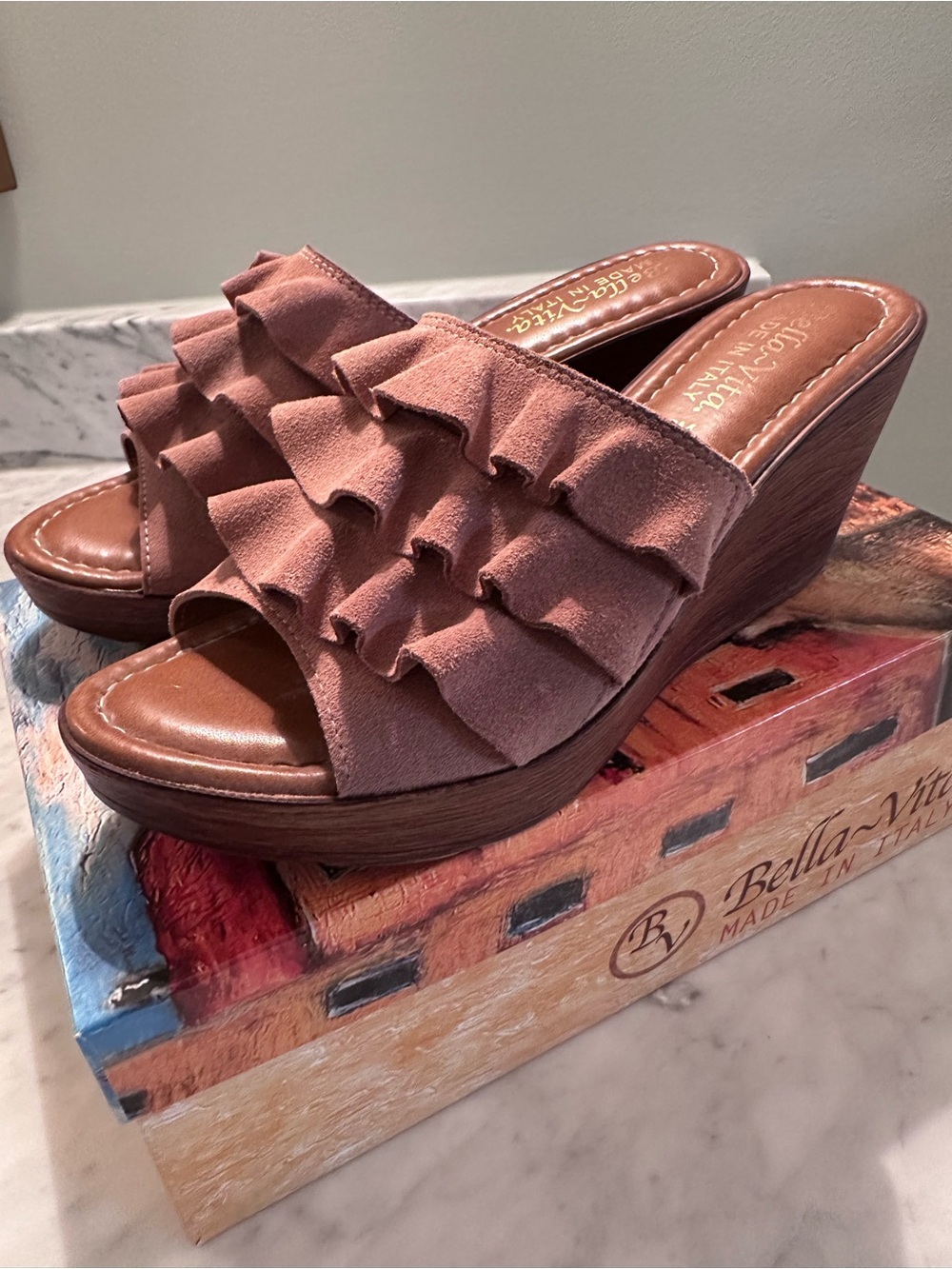 Bella Vita Blush Pink Ruffle Italian Suede Wedge Sandals ~ Size 9